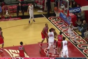 曾在CBA风骚过人爆火！大学时期的拉维特是怎么打球的？