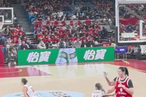 这身高差距！当张子宇在内线时，对手的内心应该是绝望的吧